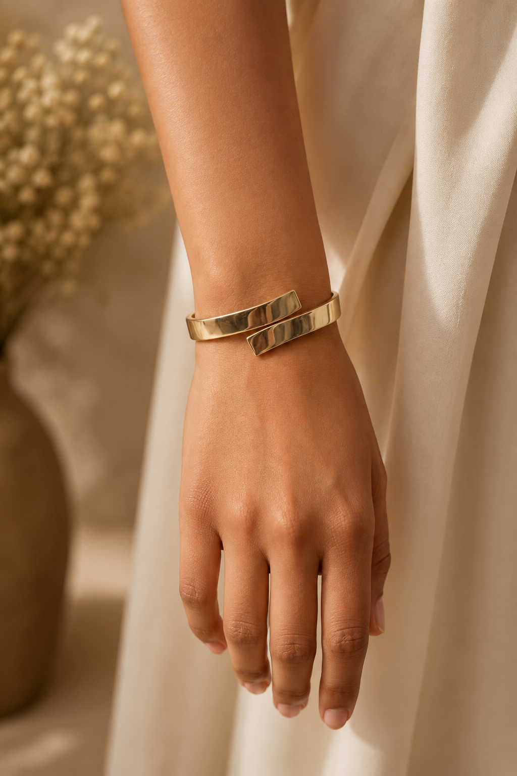 Minimalist Gold Wrap Cuff Bangle - Anti Tarnish