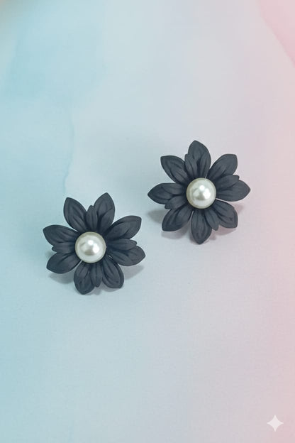 Flower with Pearl - Stud