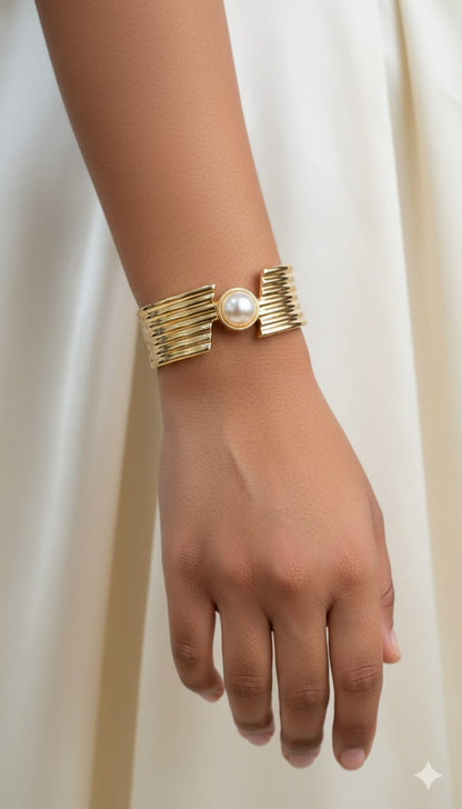 Minimalist Wrap Cuff Bangle - Anti Tarnish