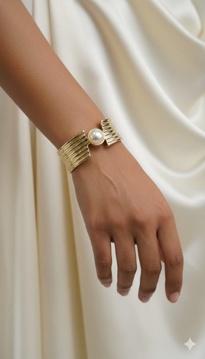 Minimalist Wrap Cuff Bangle - Anti Tarnish