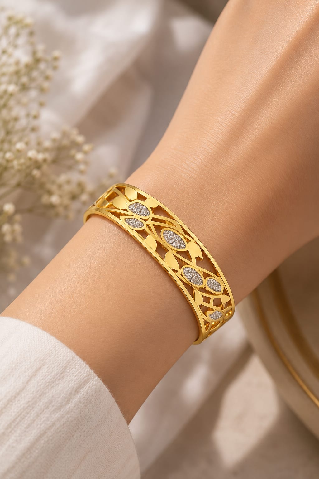 Filigree & Zircon Leaf Bangle - Anti Tarnish