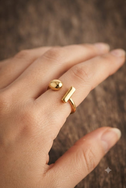 Golden Orbit Open Ring - Anti Tarnish